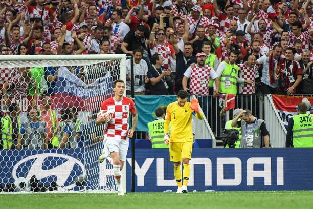 着缺席常规 着缺席常规